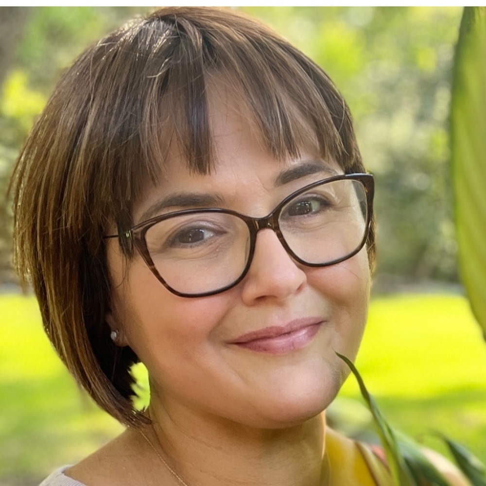 JON RENAU TOPPER WIG RASPBERRY TWIST BOB LENGTH WITH BANGS